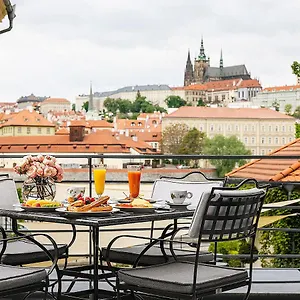 Four Seasons Szálloda Prága